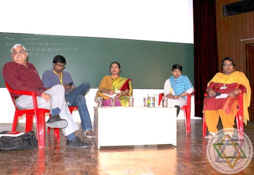(L-R) Profs. Pallava Bagla,Vasudevan Mukunth, Mayanglambam Merina Leimarenbi,  Aathira Perinchery, Shubashree Desikan talking in the panel discussion on "What science journalists really want (from scientists)" 
