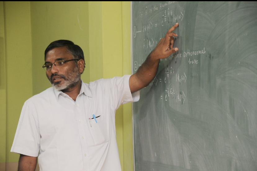 SVM Satyanarayana was a rare mentor who helped students strengthen their basics in physics and clear entrance exams through his Sunday classes.