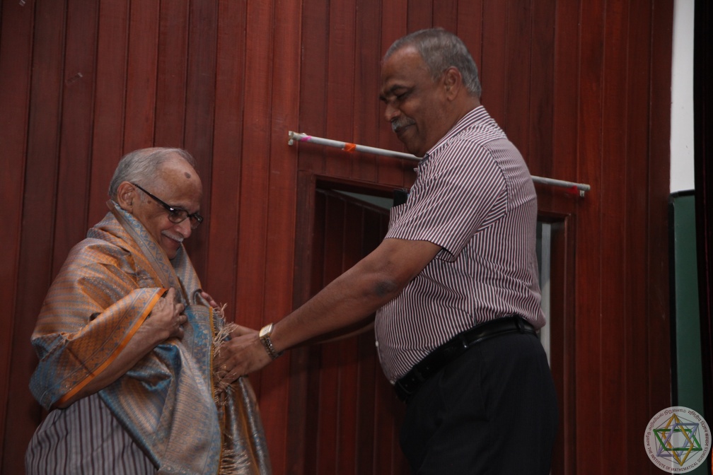 R Simon felicitating Bal during the IMSc 50 celebrations, January 2013. (Source: IMSc Archives).