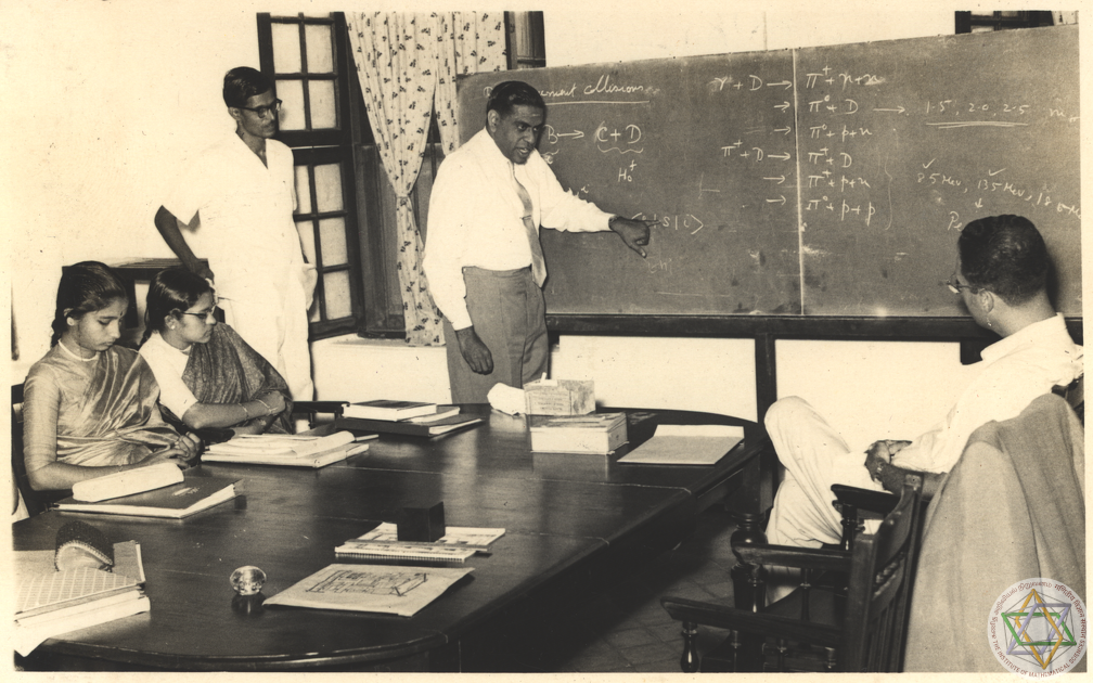 Alladi Ramakrishnan at a Theoretical Physics Seminar in January 1960.
